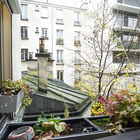 Pretty 36 M Near Buttes-chaumont Parigi